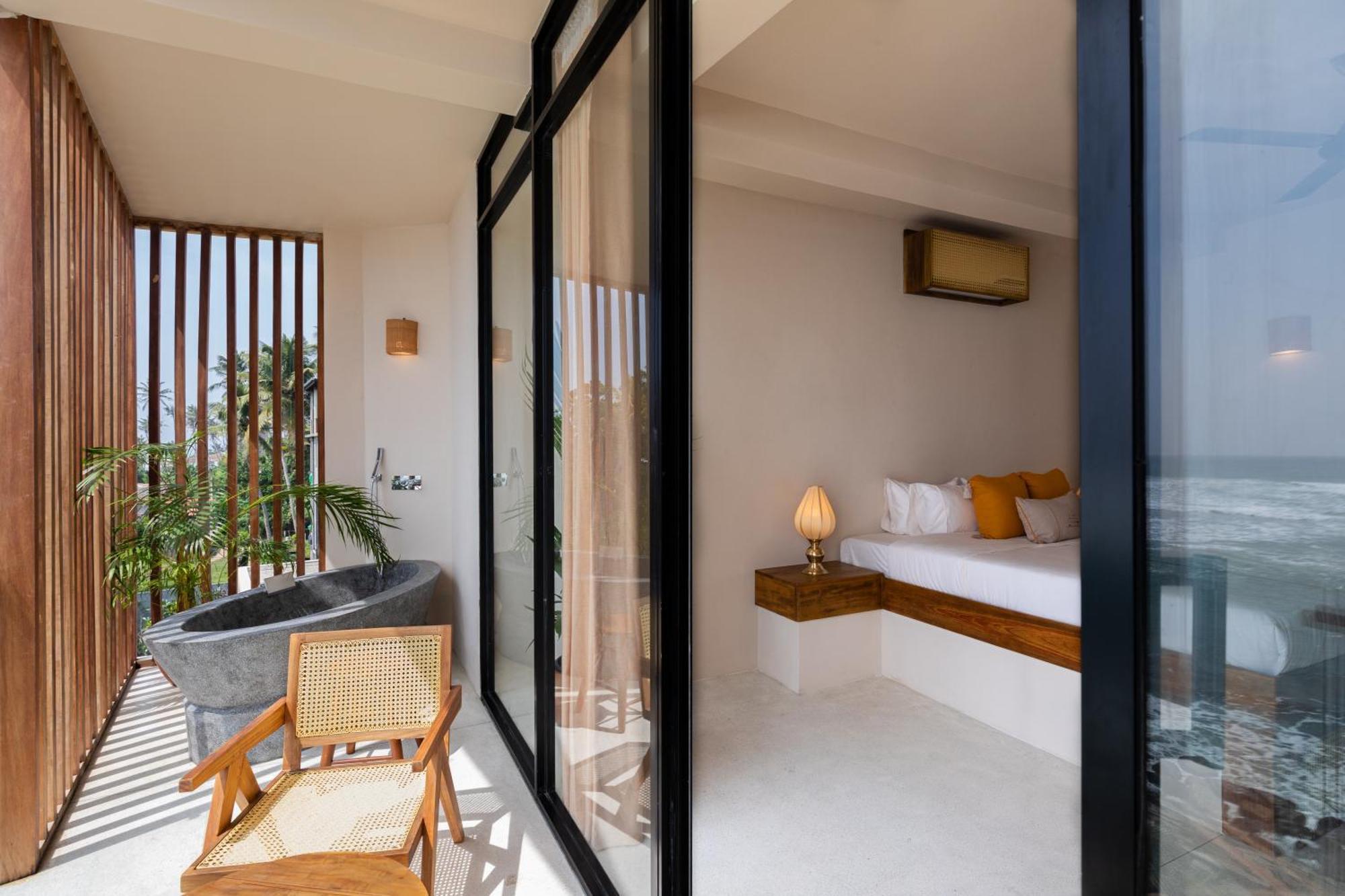 Soul Temple Of Surfing Hotel Ahangama Ngoại thất bức ảnh